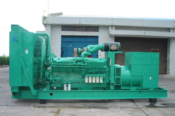 城阳工厂发电机应急发电时如何更准确地检查发电机状态？