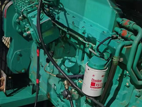 城阳如何确定新的发电机组控制系统是否与原系统兼容？