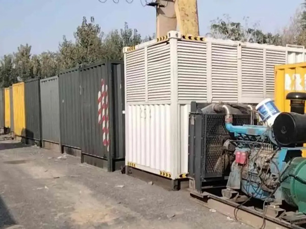 城阳200KW柴油发电机机组每小时油耗是多少？